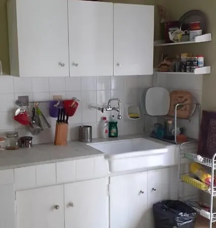 Cozy Penthouse Next To Metro Station Selanik
