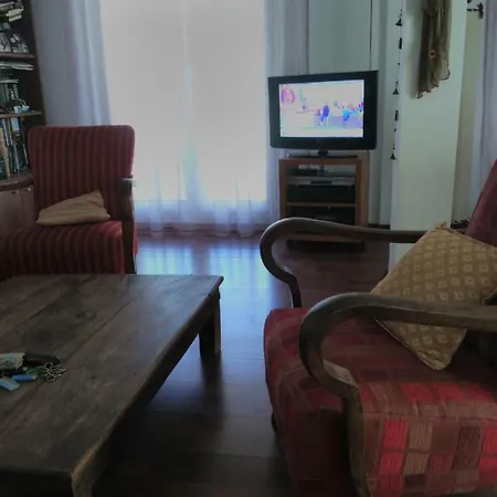 Cozy Penthouse Next To Metro Station Daire Selanik