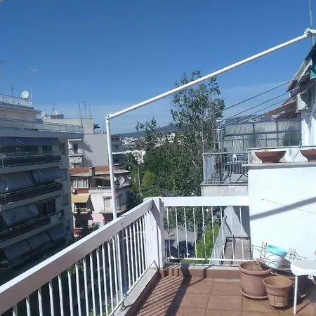Cozy Penthouse Next To Metro Station Daire Selanik