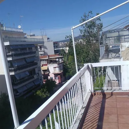 Cozy Penthouse Next To Metro Station