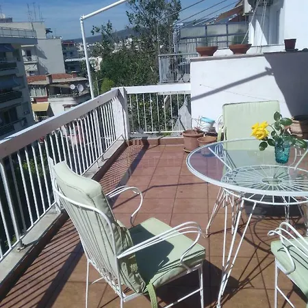 Cozy Penthouse Next To Metro Station Θεσσαλονίκη